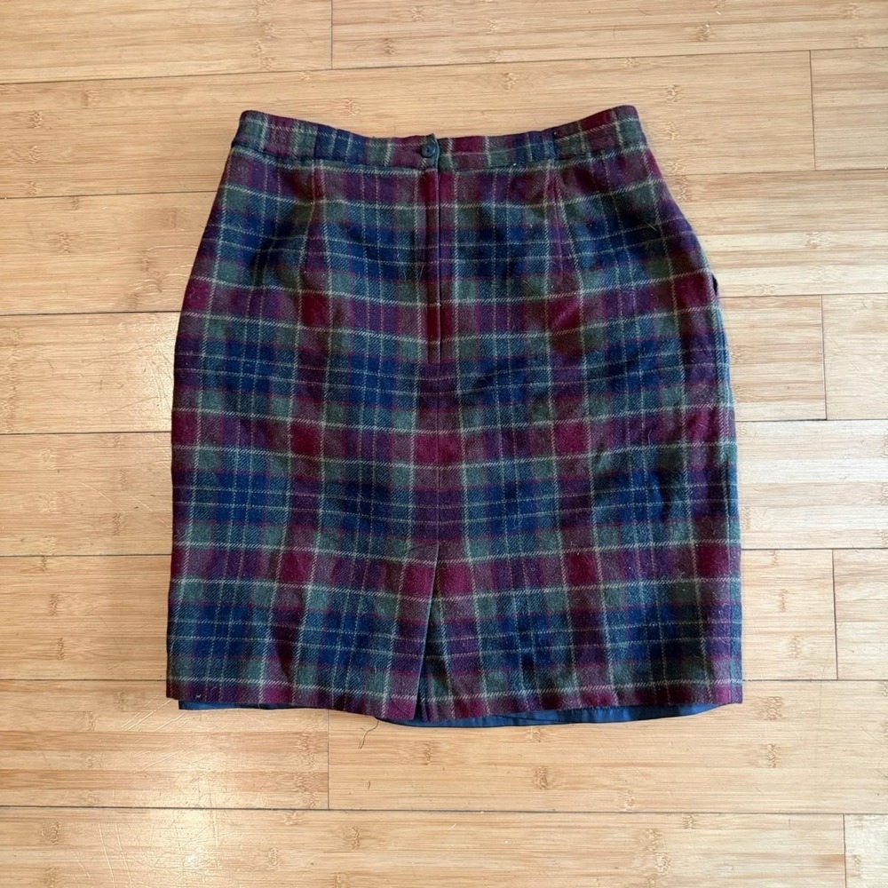Vintage womens navy red green plaid tartan knee length skirt Size 14 wool blend - Picture 2 of 5